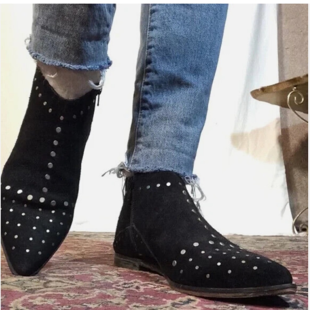 FREE PEOPLE Aquarian Black Suede Studded Pointed Toe Ankle Bootie EU 37 Size 7 - Picture 10 of 11
